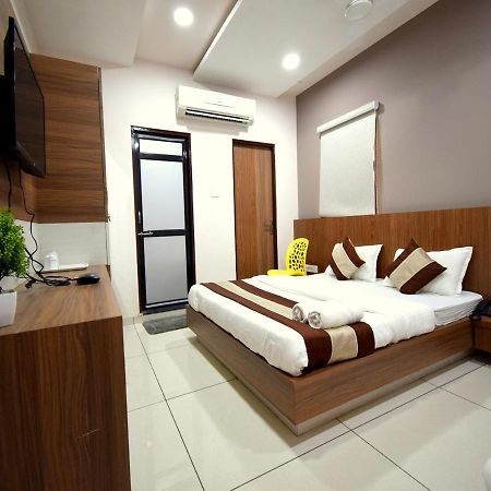 Hotel Embassy Kalol Kültér fotó