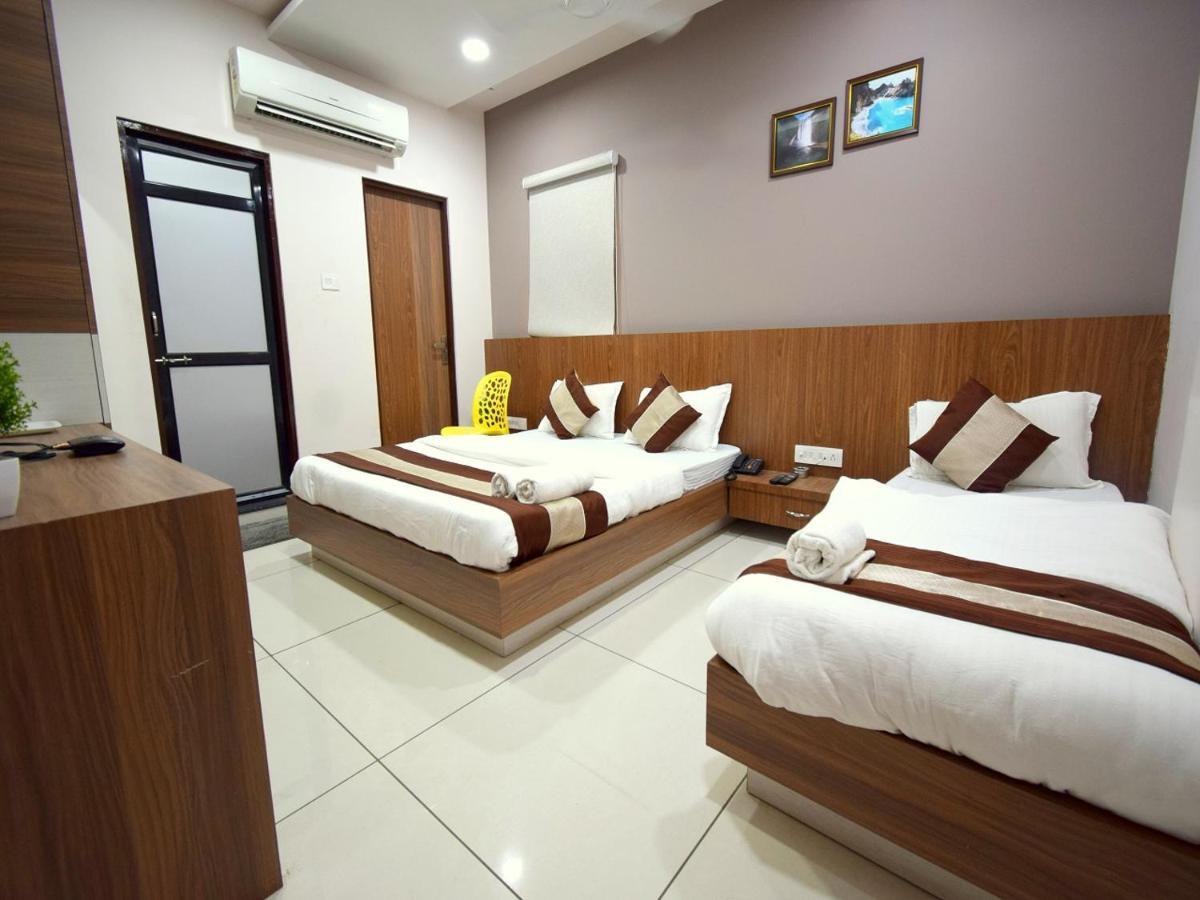 Hotel Embassy Kalol Kültér fotó