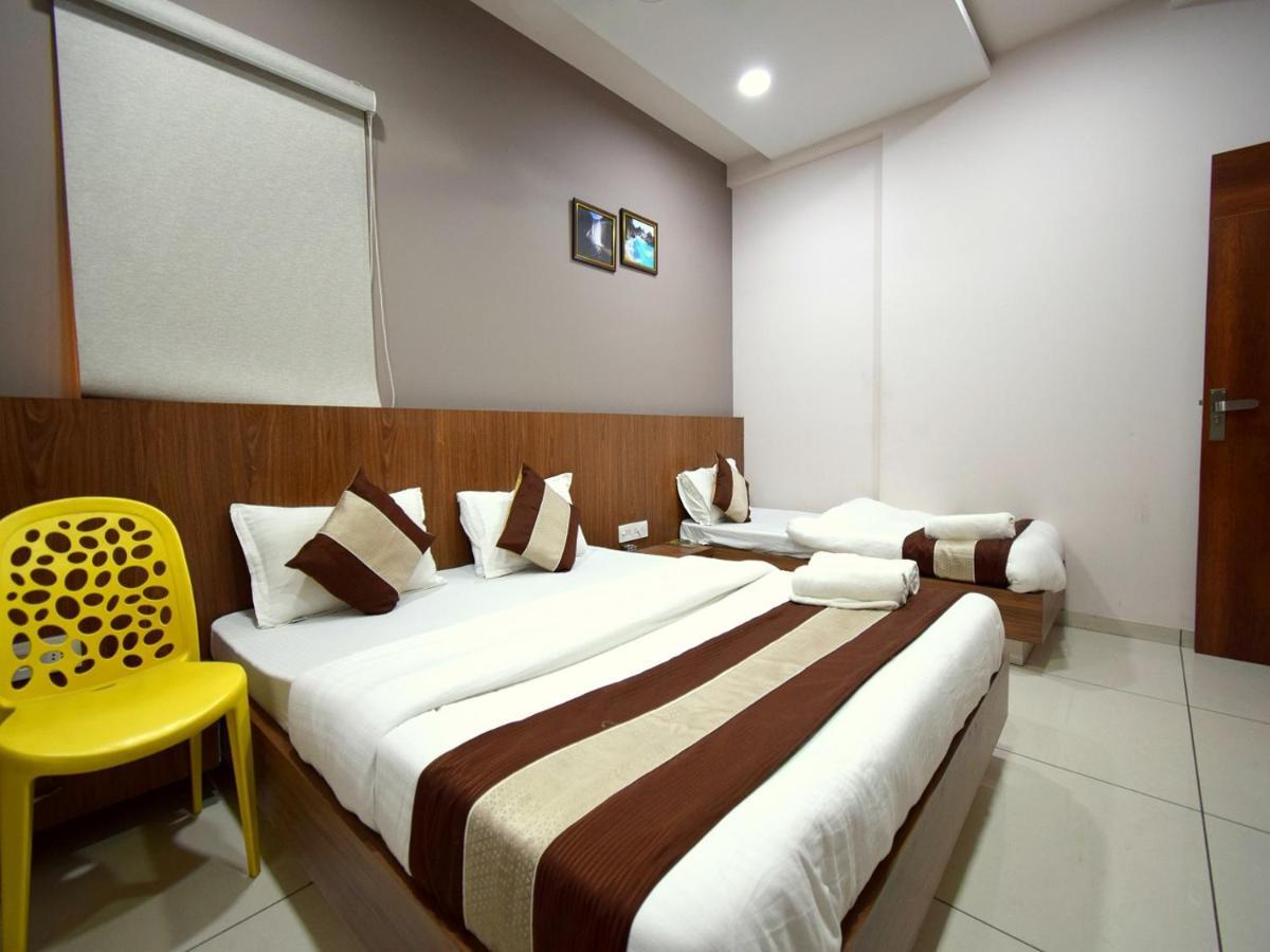 Hotel Embassy Kalol Kültér fotó