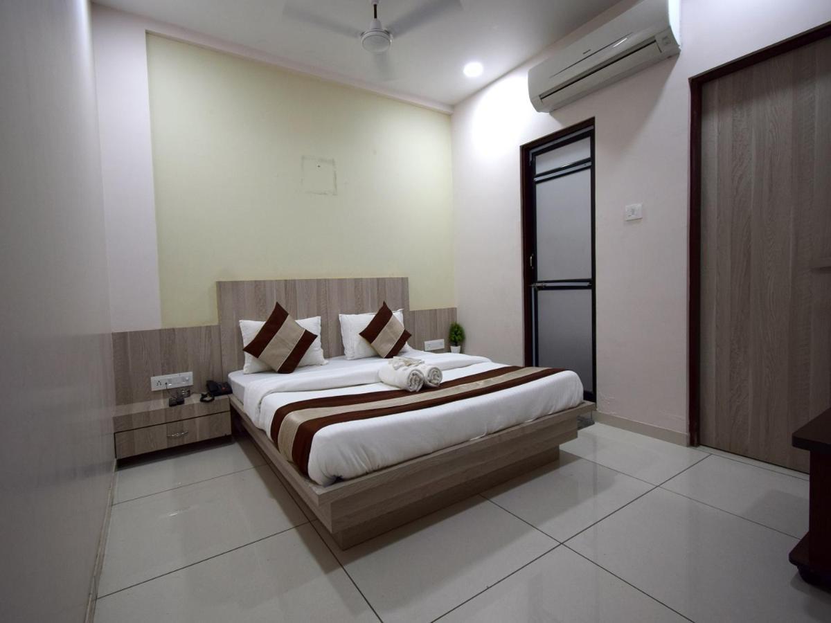 Hotel Embassy Kalol Kültér fotó