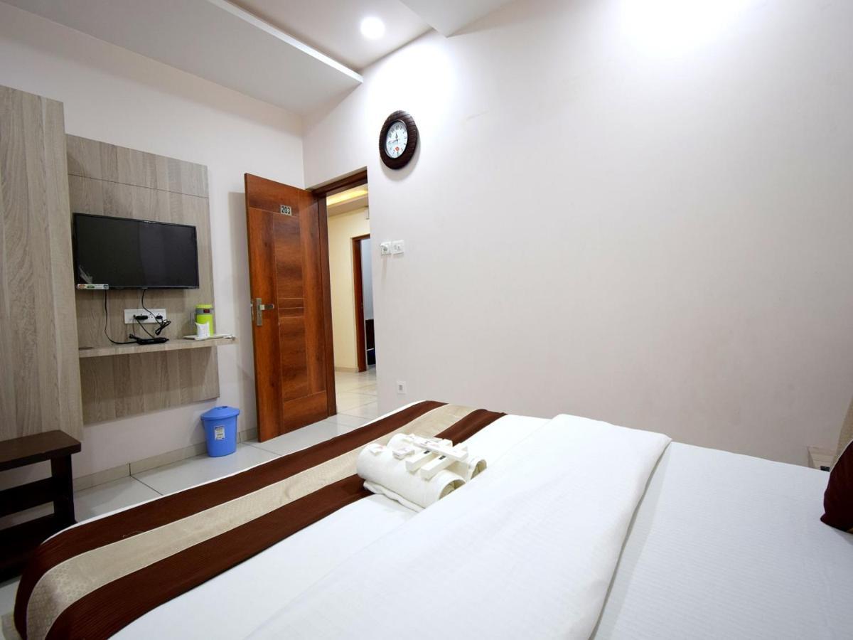 Hotel Embassy Kalol Kültér fotó