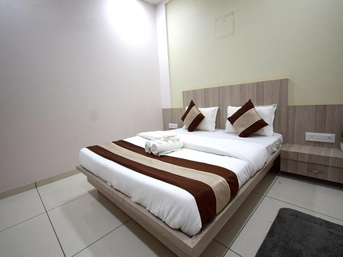 Hotel Embassy Kalol Kültér fotó