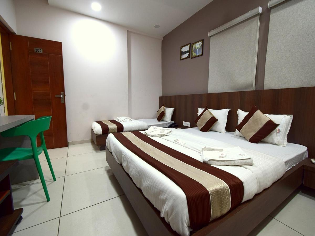 Hotel Embassy Kalol Kültér fotó